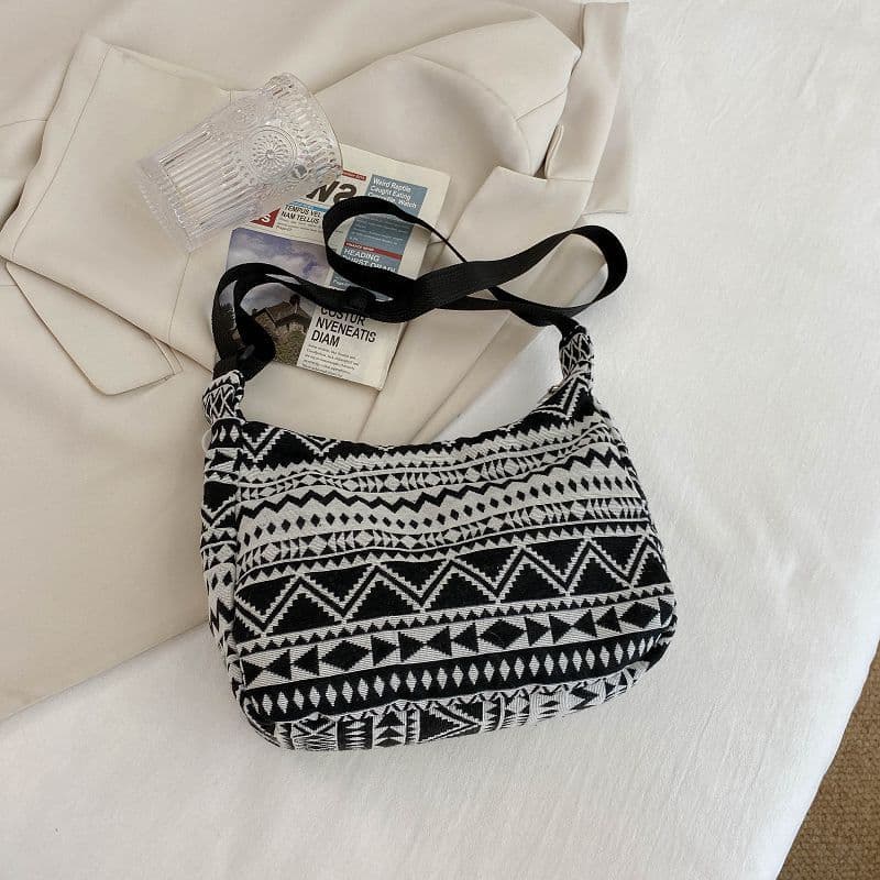 image-Large Capacity Canvas Bag New Fashion Commuter Women