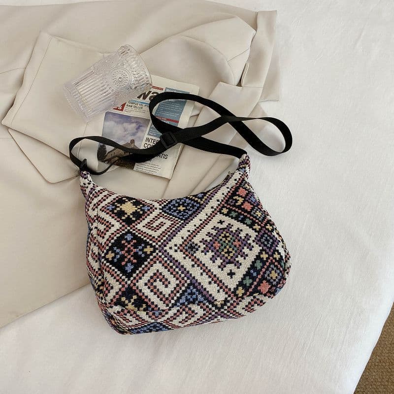 image-Large Capacity Canvas Bag New Fashion Commuter Women
