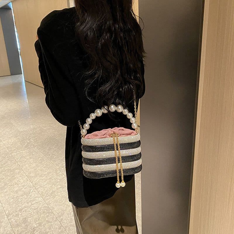 image-European And American Fashion One-shoulder Ins Women's Crossbody Classic Style Pearl Hand Dinner Bag
