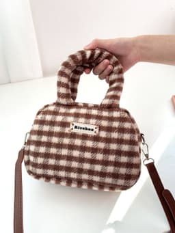 image-Niche Autumn And Winter Messenger Bag Plush Lady