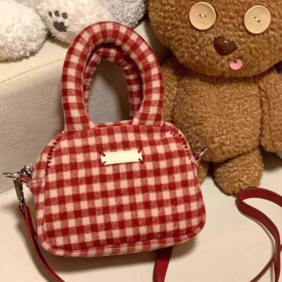 image-Niche Autumn And Winter Messenger Bag Plush Lady