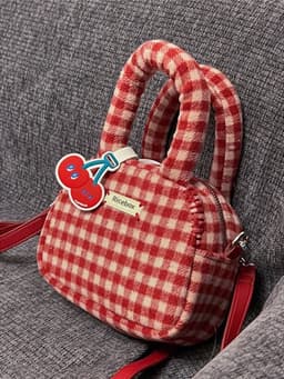 image-Niche Autumn And Winter Messenger Bag Plush Lady