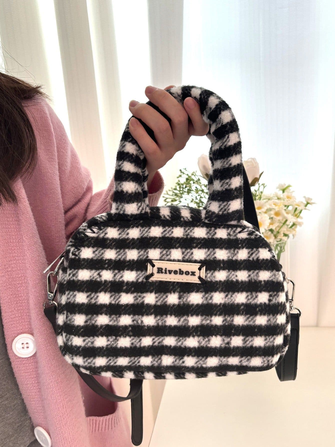 image-Niche Autumn And Winter Messenger Bag Plush Lady