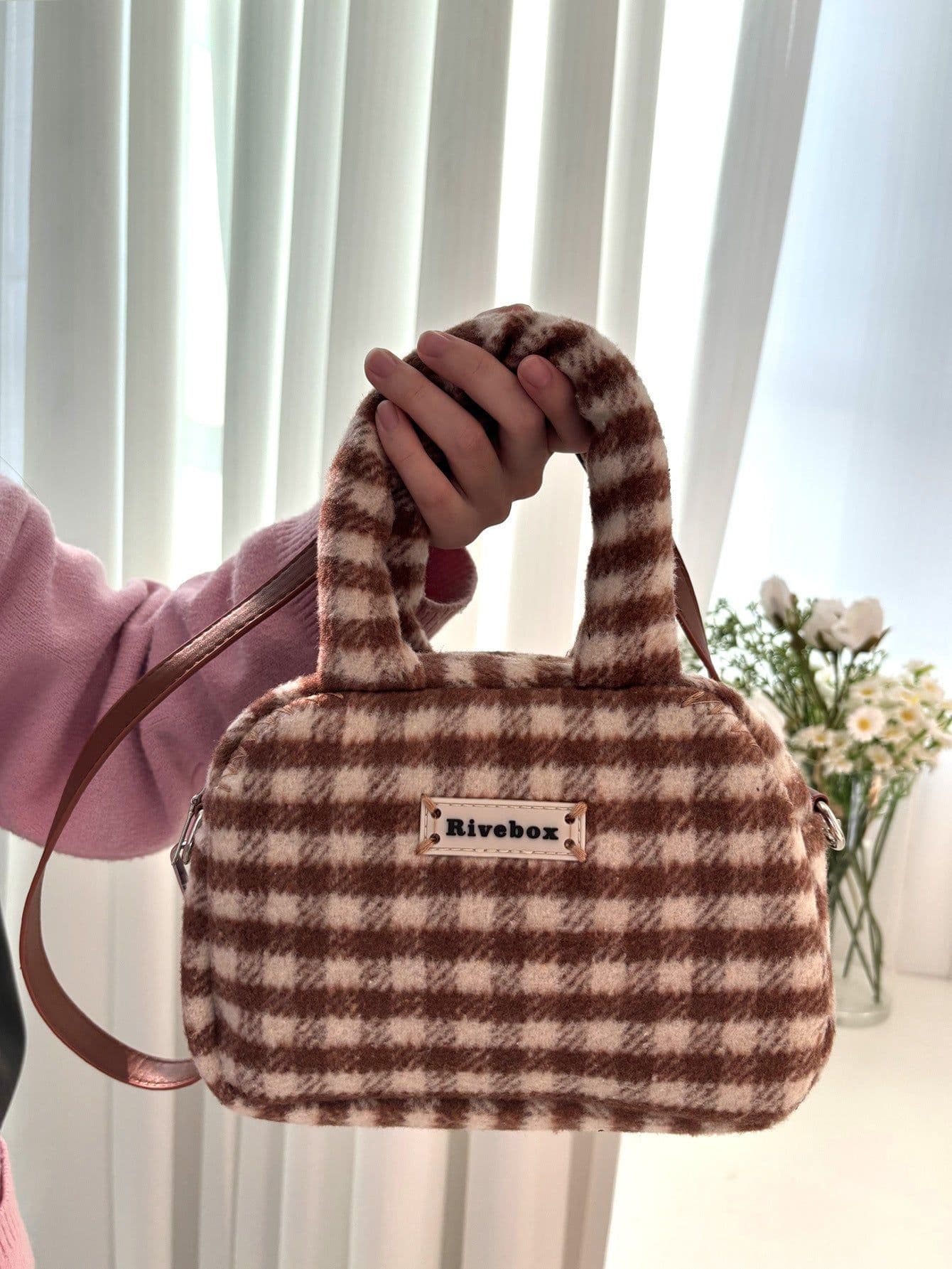 image-Niche Autumn And Winter Messenger Bag Plush Lady