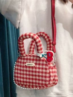 image-Niche Autumn And Winter Messenger Bag Plush Lady