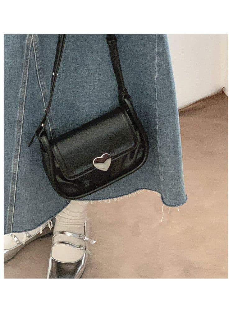 image-Underarm Women's Fashion Pleated Crossbody Bag