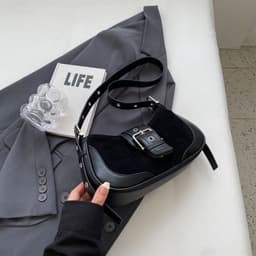image-New Women's Autumn Winter Retro All-match Messenger Bag