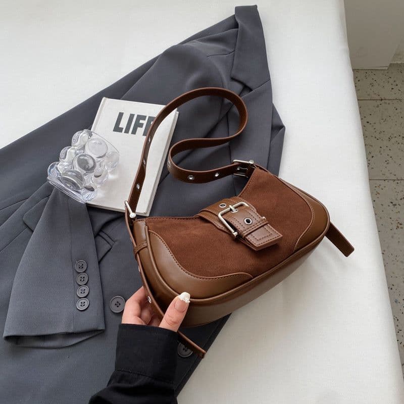 image-New Women's Autumn Winter Retro All-match Messenger Bag
