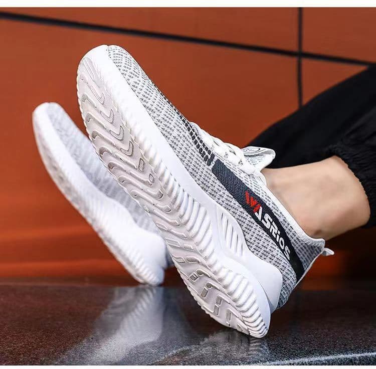 image-New Flyknit Men's Shoes Korean Style Trendy Casual Shoes Comfortable