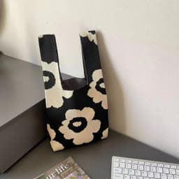 image-Flower Embroidery Handbags Fashion Lady Leisure Shopping Bag Student Reusable