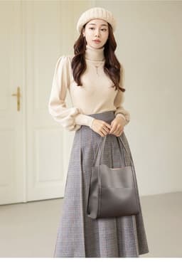 image-Large Capacity Totes Women's Commuter Hand-carrying Bag