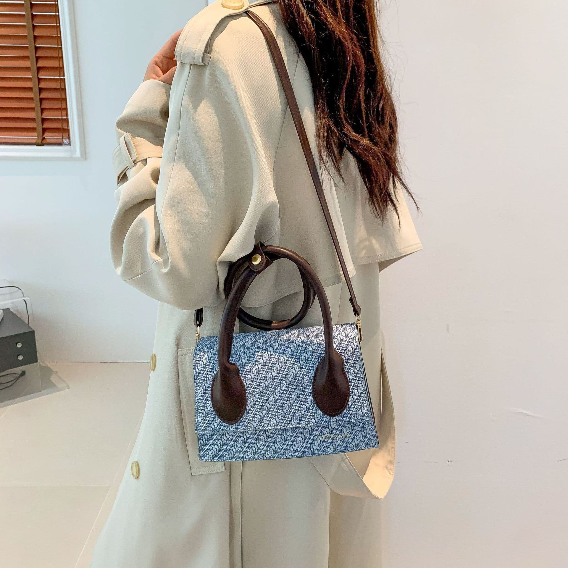 image-Summer New Fashion All-match Messenger Bag Advanced Texture Women