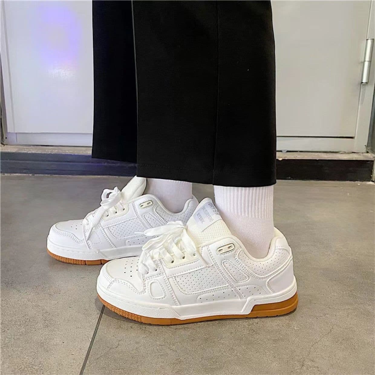 image-Male And Female Students Casual Couple Skateboard Retro Sneaker