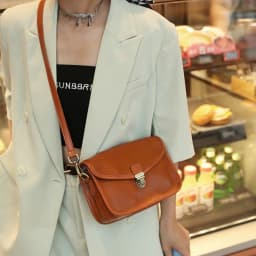 image-Women's Messenger Bag Large Capacity Genuine Leather High Sense