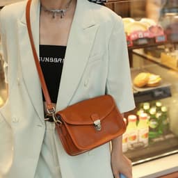 image-Women's Messenger Bag Large Capacity Genuine Leather High Sense