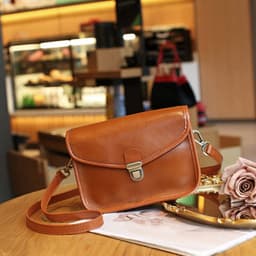 image-Women's Messenger Bag Large Capacity Genuine Leather High Sense