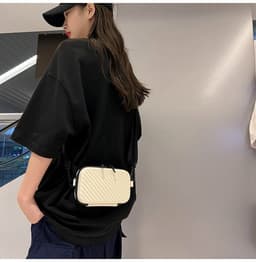image-Crossbody Japanese Style Simple Couple One-shoulder Bag
