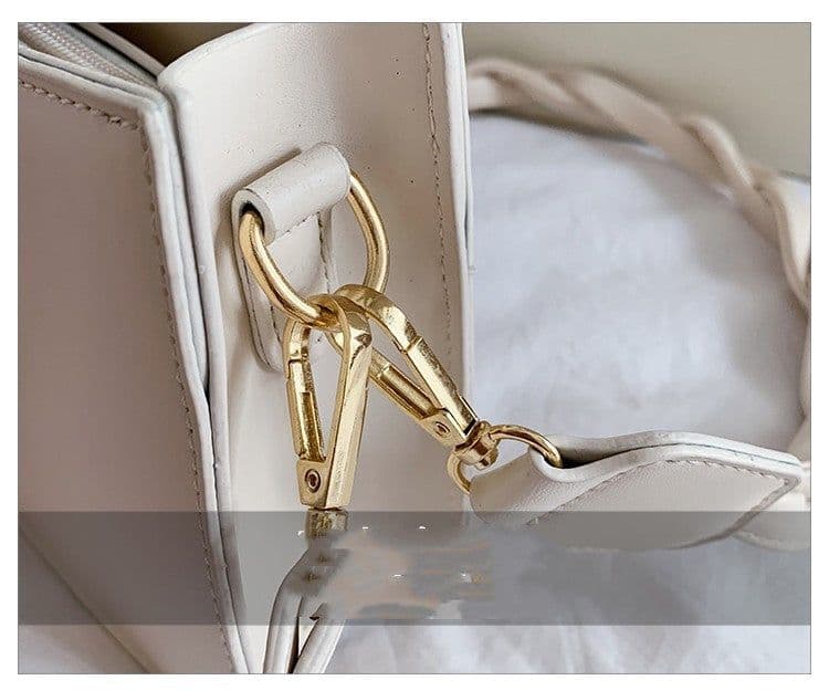image-Fashionable And Versatile Crossbody Bag For Women