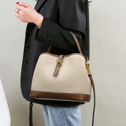 image-Lychee Pattern Large Capacity Contrast Color Single Shoulder Messenger Bag