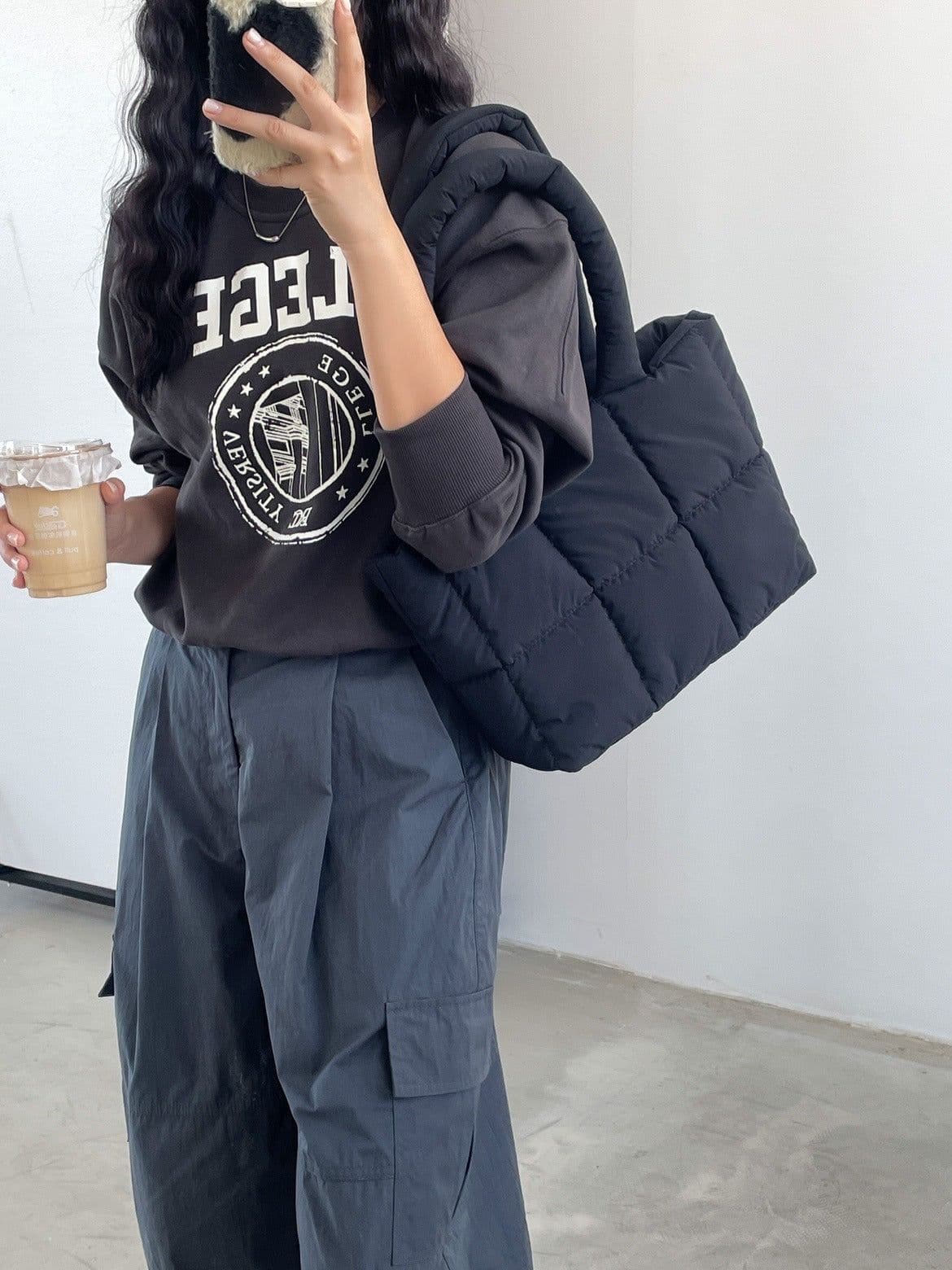 image-Large Capacity Plaid One-shoulder Portable Commuter Hand-carrying Bag