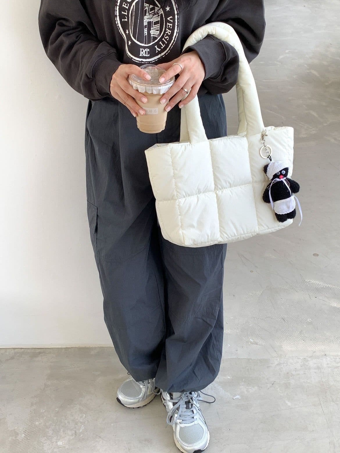 image-Large Capacity Plaid One-shoulder Portable Commuter Hand-carrying Bag