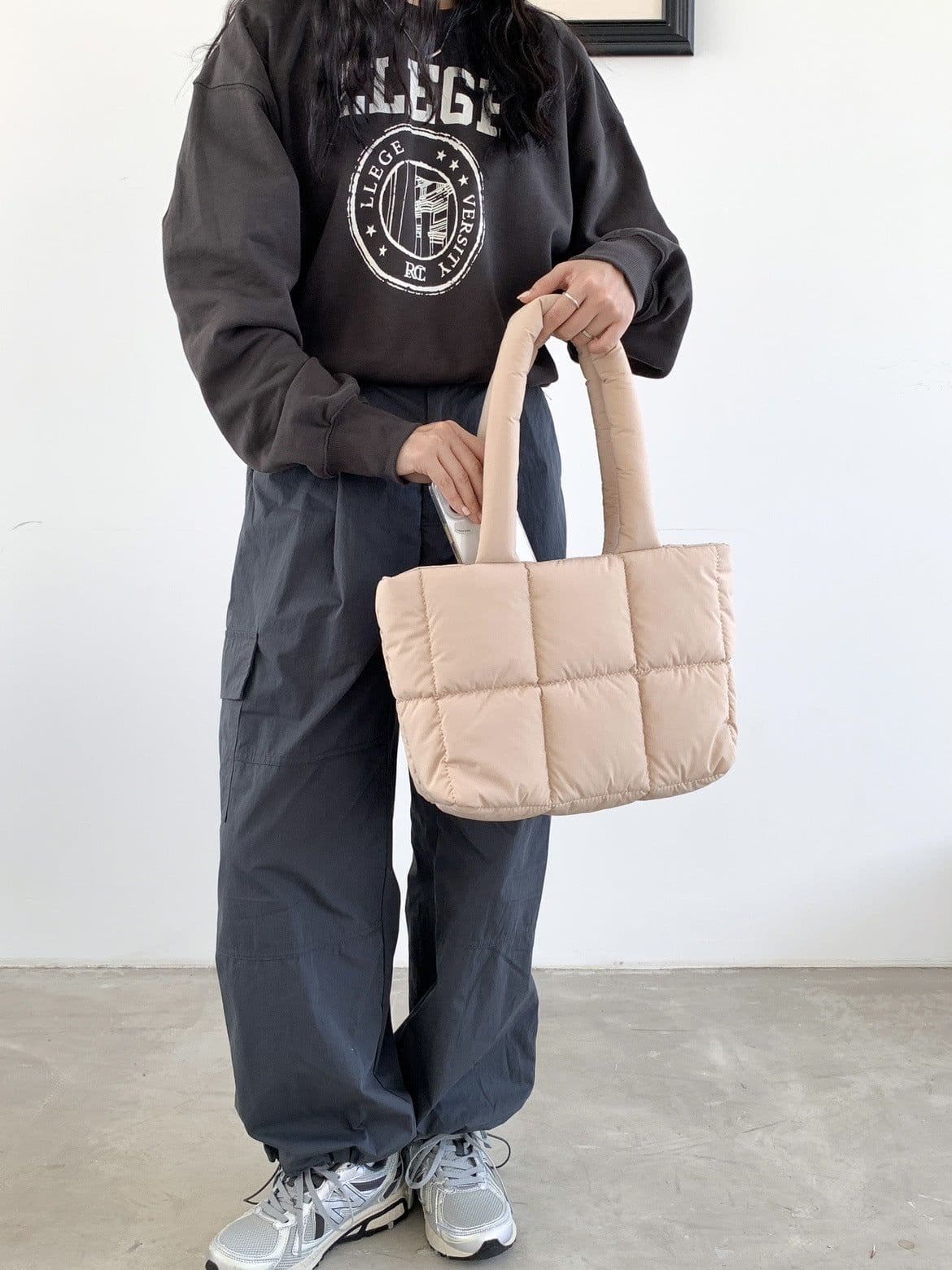 image-Large Capacity Plaid One-shoulder Portable Commuter Hand-carrying Bag