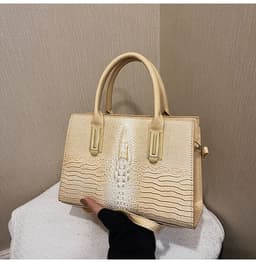 image-Portable Women's Fashion Hand Carrying Large-capacity Crossbody Bag
