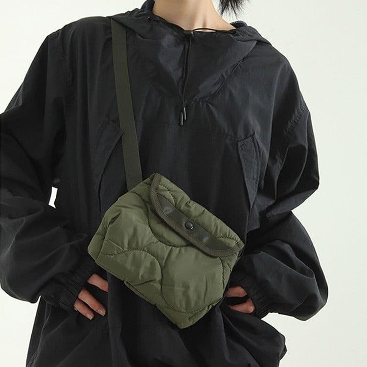image-Korean Style Nylon Rhombus Crossbody Bag Casual