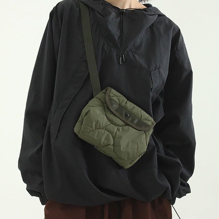 image-Korean Style Nylon Rhombus Crossbody Bag Casual