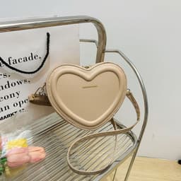 image-Fashion Heart Shaped Shoulder Messenger Bag