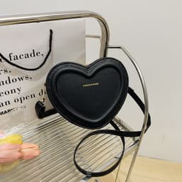 image-Fashion Heart Shaped Shoulder Messenger Bag