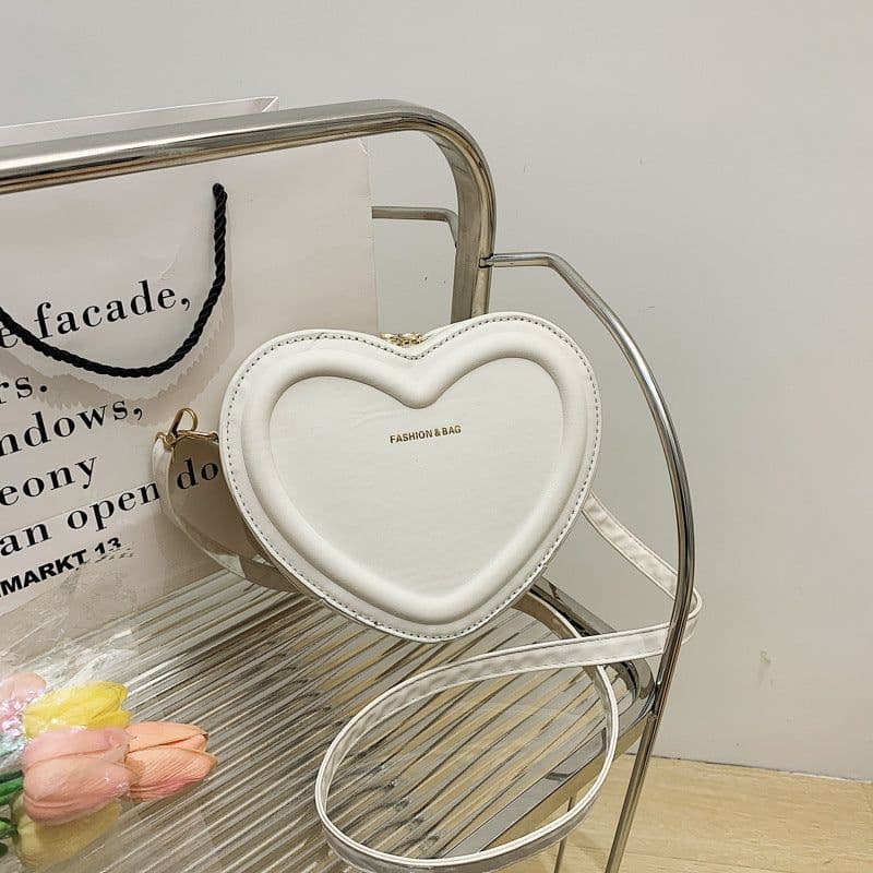 image-Fashion Heart Shaped Shoulder Messenger Bag