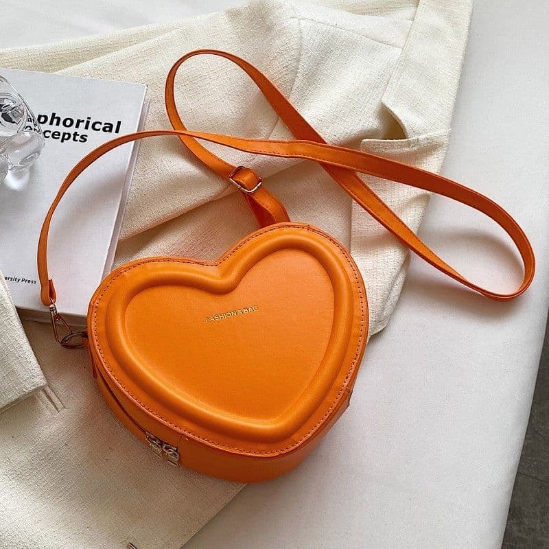 image-Fashion Heart Shaped Shoulder Messenger Bag