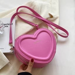 image-Fashion Heart Shaped Shoulder Messenger Bag