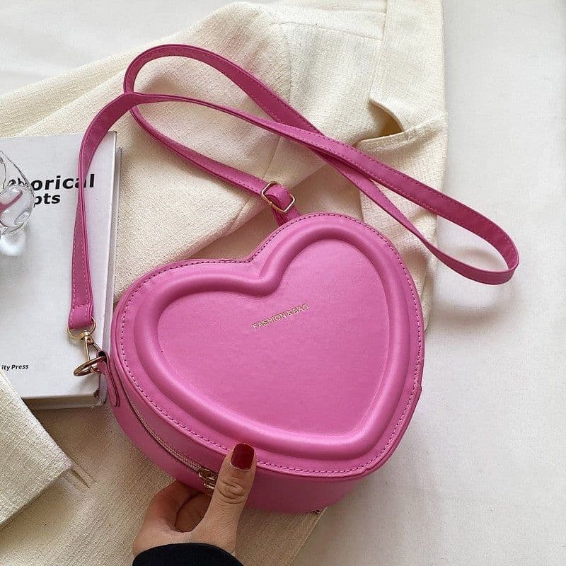image-Fashion Heart Shaped Shoulder Messenger Bag