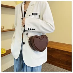 image-Fashion Heart Shaped Shoulder Messenger Bag