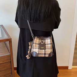 image-Simple Fashion Bucket Bags One Shoulder Retro Crossbody Bag