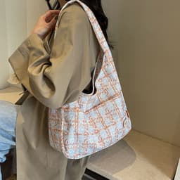 image-Large Capacity Women's Knitted Woven Bag