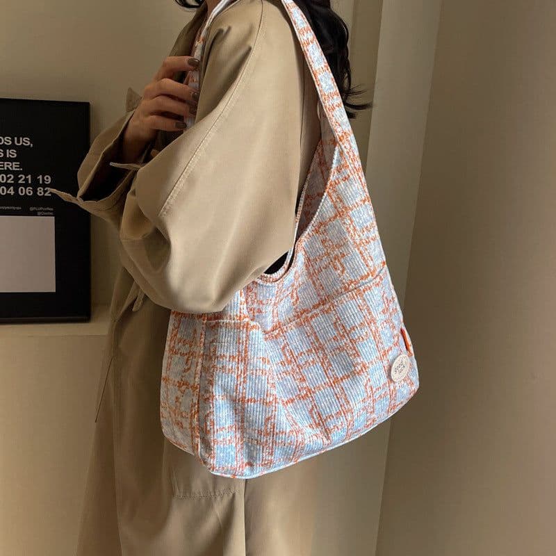 image-Large Capacity Women's Knitted Woven Bag