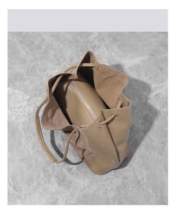 image-Women's Cowhide Portable Shoulder Messenger Bag