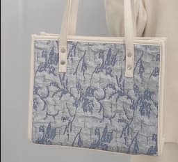 image-Sea Salt Blue Figured Cloth Large Capacity Commuter Tote