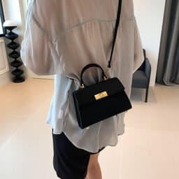 image-Simple Leisure Commute One Shoulder Popular Small Fashion Messenger Bag Women