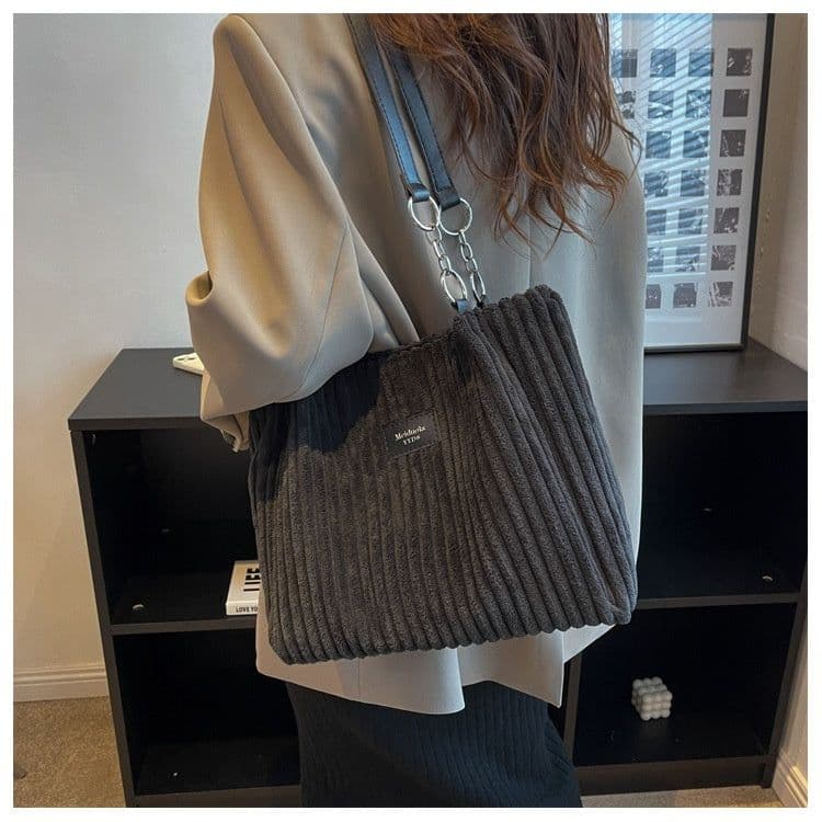 image-Large Capacity New Autumn And Winter Wild Shoulder Bag
