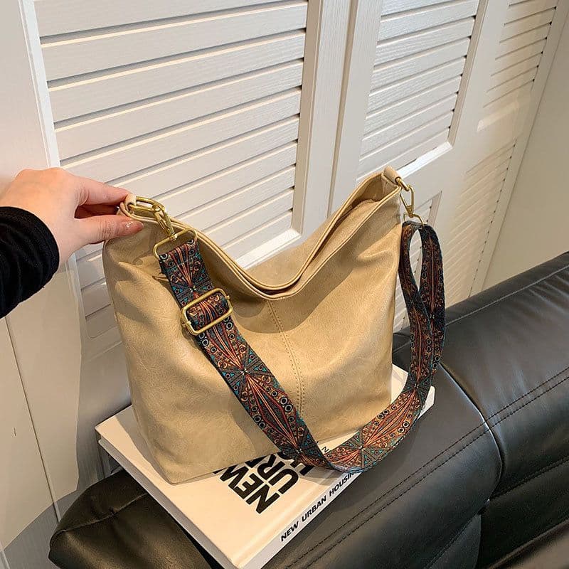 image-Retro Shoulder Messenger Bag Large Capacity Commuter Women's Bucket Bag