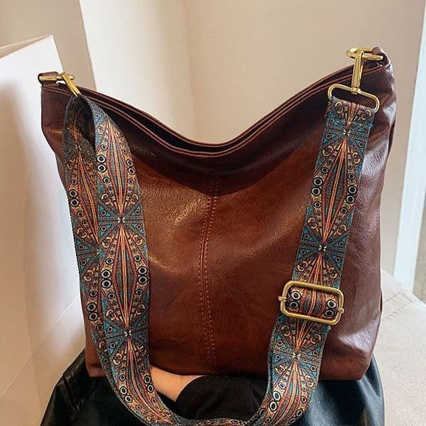 image-Retro Shoulder Messenger Bag Large Capacity Commuter Women's Bucket Bag