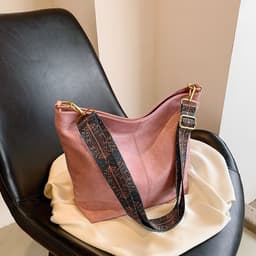 image-Retro Shoulder Messenger Bag Large Capacity Commuter Women's Bucket Bag