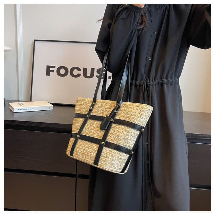 image-Women's Large Capacity Fashion Shoulder Woven Bag