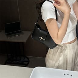 image-All-match Hot Girl Advanced Shoulder Messenger Baguette Bag