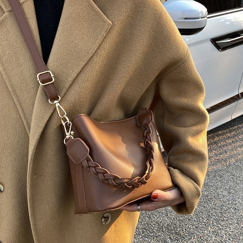 image-Fashion Retro One-shoulder Crossbody Underarm Bucket Bag