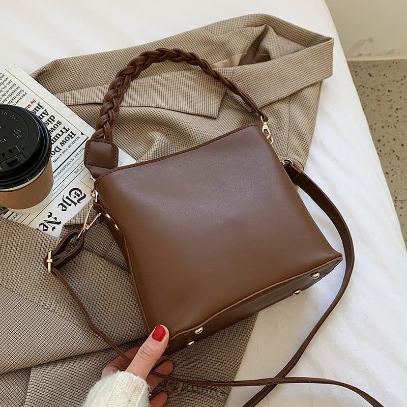 image-Fashion Retro One-shoulder Crossbody Underarm Bucket Bag